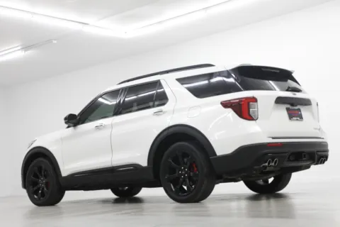 More photos of 2020 Ford Explorer ST at Jim Falk Motors, MO