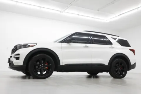 Photos of 2020 Ford Explorer ST for sale in Clinton, MO at Jim Falk Motors