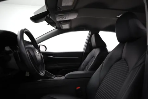 More photos of 2022 Toyota Camry SE at Jim Falk Motors, MO