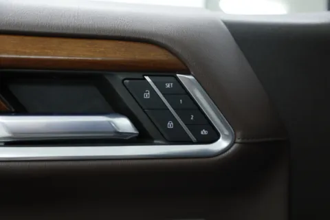 More photos of 2023 GMC Sierra 1500 Denali at Jim Falk Motors, MO