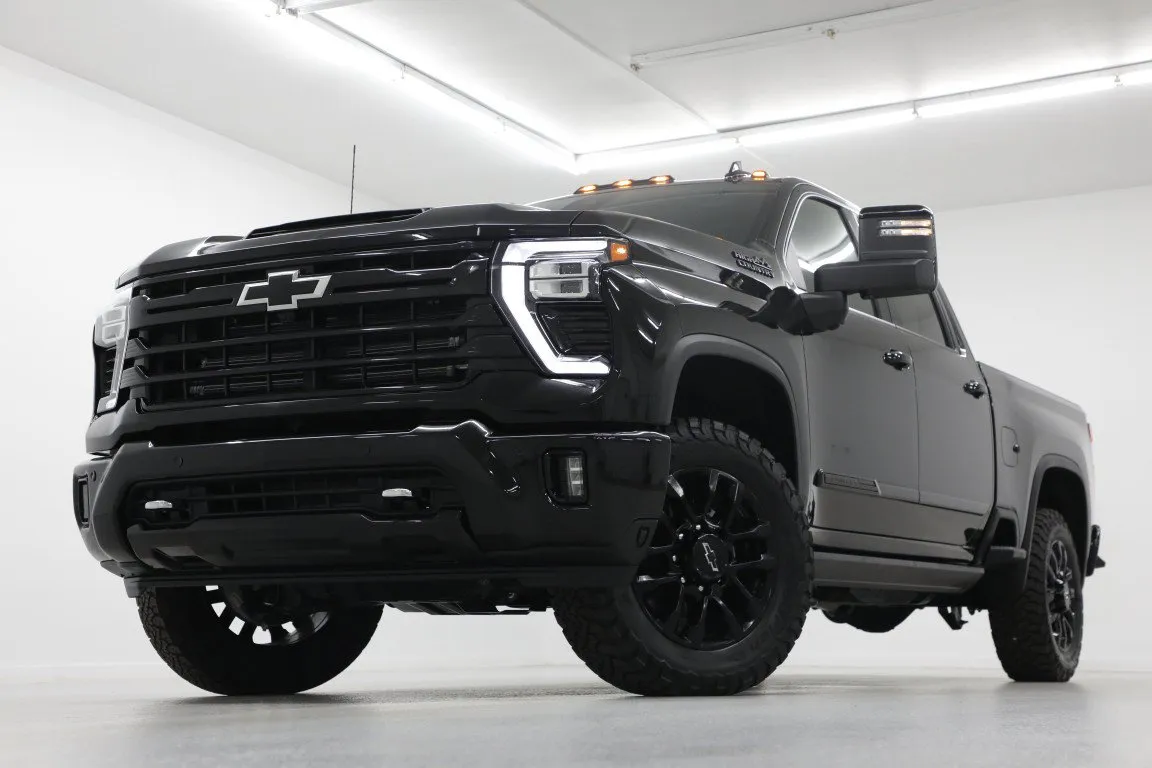 Black 2026 Chevrolet Silverado 2500 HD High Country for sale in Clinton, MO