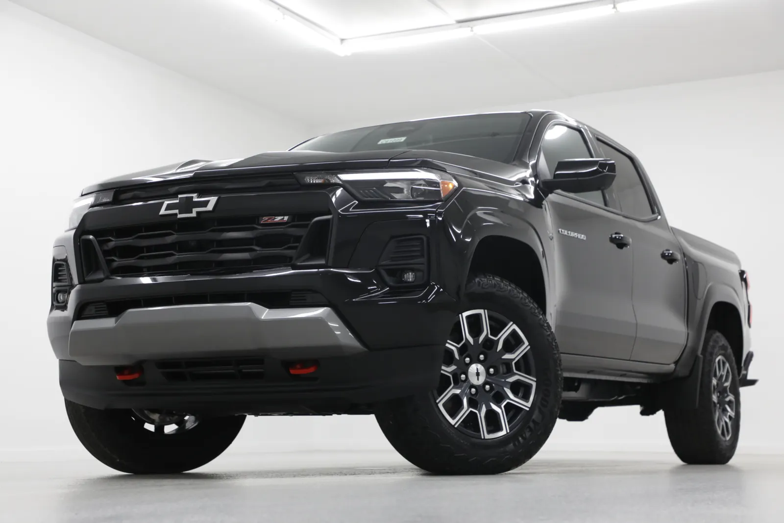 Black 2026 Chevrolet Colorado Z71 for sale in Clinton, MO