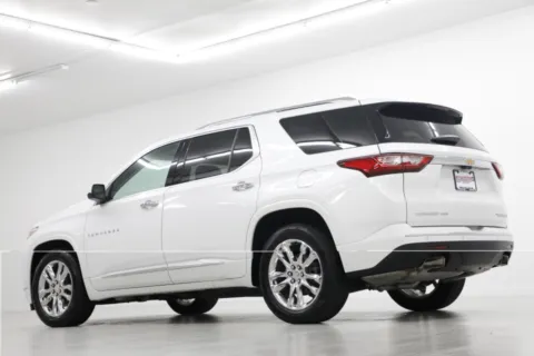 More photos of 2021 Chevrolet Traverse High Country at Jim Falk Motors, MO