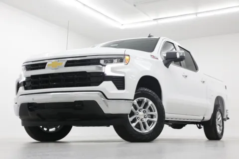 White 2026 Chevrolet Silverado 1500 LT for sale in Clinton, MO