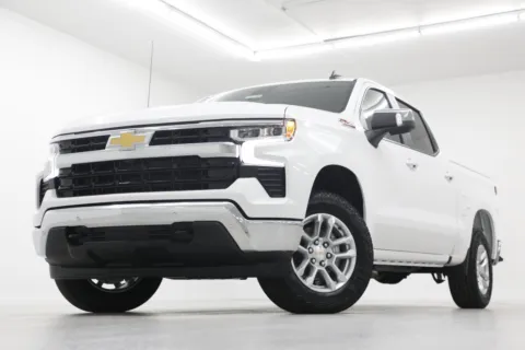 White 2026 Chevrolet Silverado 1500 LT for sale in Clinton, MO