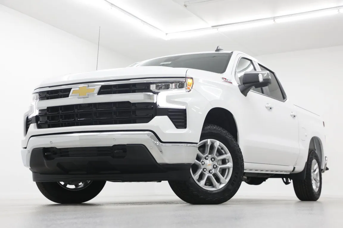 White 2026 Chevrolet Silverado 1500 LT for sale in Clinton, MO