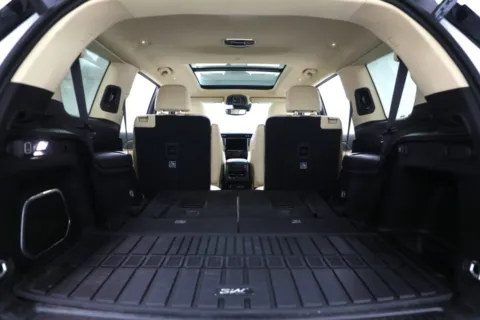 Another view of 2022 Jeep Grand Cherokee L Limited for sale in Clinton, MO at Jim Falk Motors