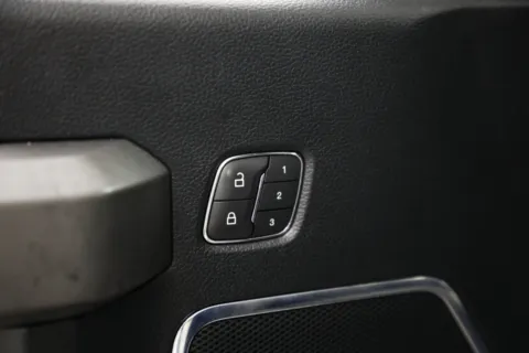 More photos of 2019 Ford F-150 Platinum at Jim Falk Motors, MO