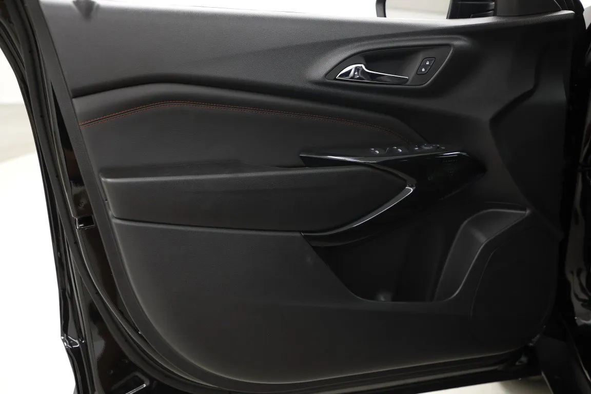 2026 Chevrolet Trax RS - Photo 14