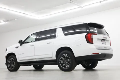More photos of 2026 GMC Yukon XL Elevation at Jim Falk Motors, MO