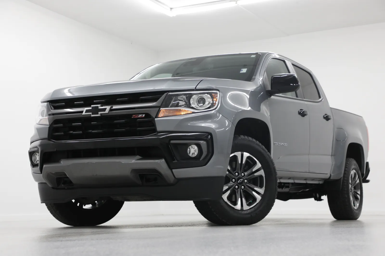 Gray 2022 Chevrolet Colorado Z71 for sale in Clinton, MO