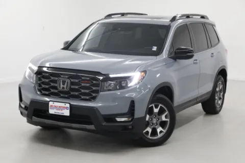 More photos of 2022 Honda Passport TrailSport at Jim Falk Motors, MO