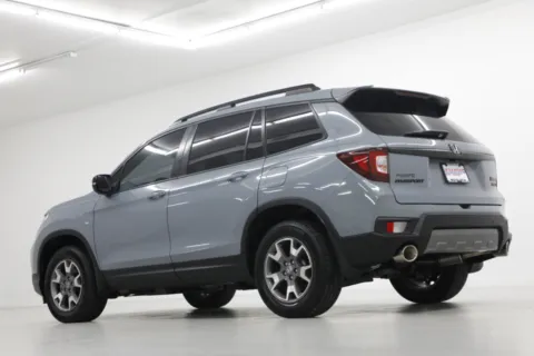 More photos of 2022 Honda Passport TrailSport at Jim Falk Motors, MO