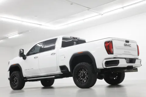More photos of 2022 GMC Sierra 3500HD Denali at Jim Falk Motors, MO