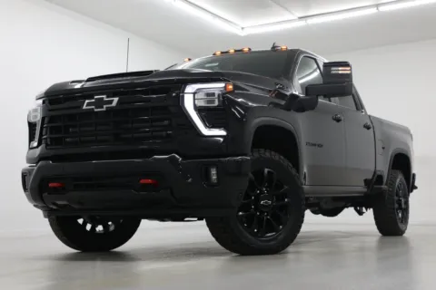 Black 2026 Chevrolet Silverado 2500 HD LT for sale in Clinton, MO