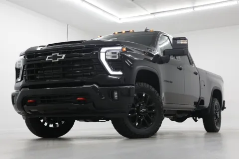 Black 2026 Chevrolet Silverado 2500 HD LT for sale in Clinton, MO