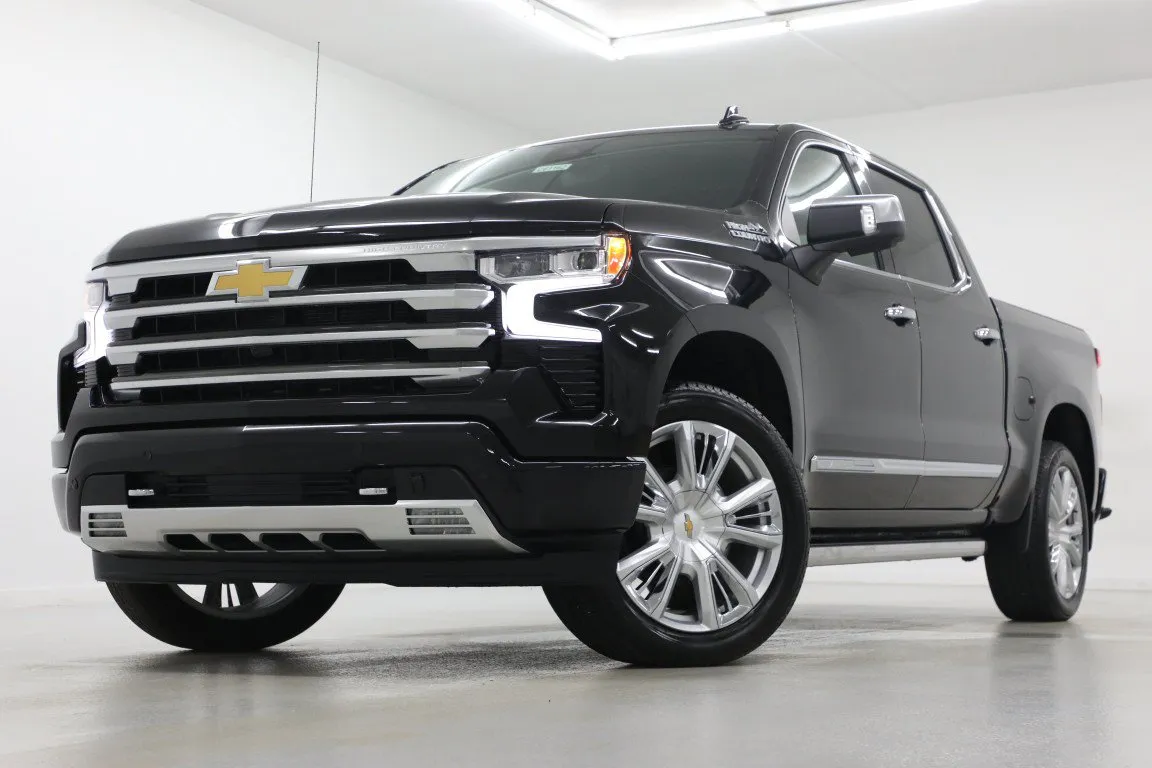 Black 2026 Chevrolet Silverado 1500 High Country for sale in Clinton, MO