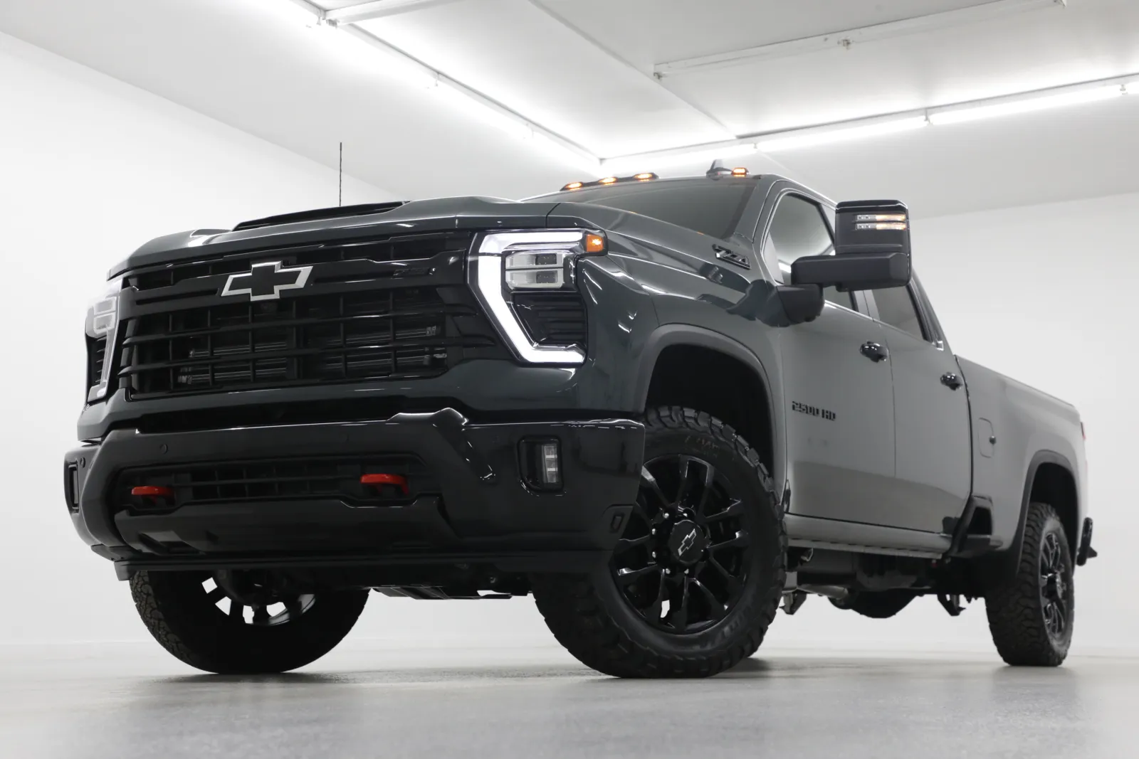 Gray 2026 Chevrolet Silverado 2500 HD LT for sale in Clinton, MO