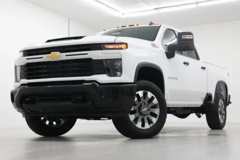White 2026 Chevrolet Silverado 2500 HD Custom for sale in Clinton, MO