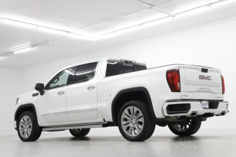 More photos of 2020 GMC Sierra 1500 Denali at Jim Falk Motors, MO