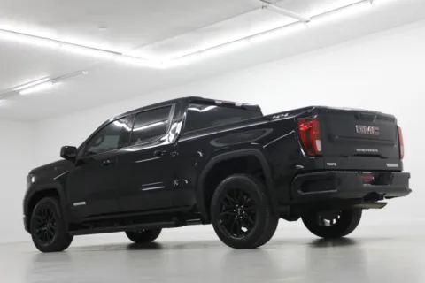 More photos of 2022 GMC Sierra 1500 Elevation at Jim Falk Motors, MO