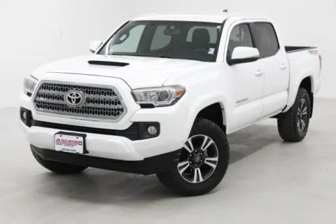 White 2016 Toyota Tacoma TRD Sport for sale in Clinton, MO