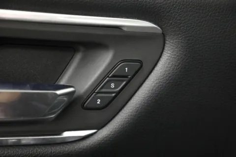 More photos of 2021 Ram 1500 Laramie at Jim Falk Motors, MO