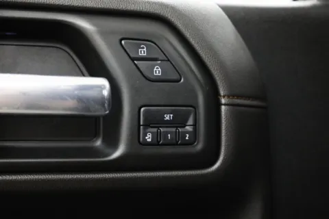 More photos of 2019 GMC Sierra 1500 AT4 at Jim Falk Motors, MO