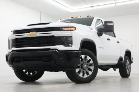 White 2026 Chevrolet Silverado 2500 HD Custom for sale in Clinton, MO