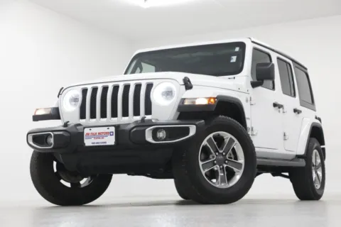 White 2018 Jeep Wrangler Unlimited Sahara for sale in Clinton, MO