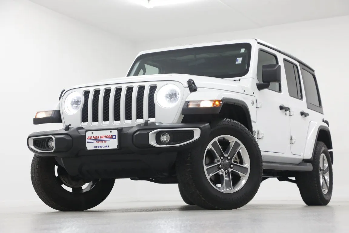 White 2018 Jeep Wrangler Unlimited Sahara for sale in Clinton, MO