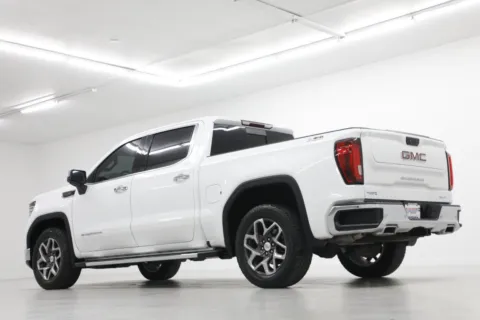 More photos of 2023 GMC Sierra 1500 SLT at Jim Falk Motors, MO