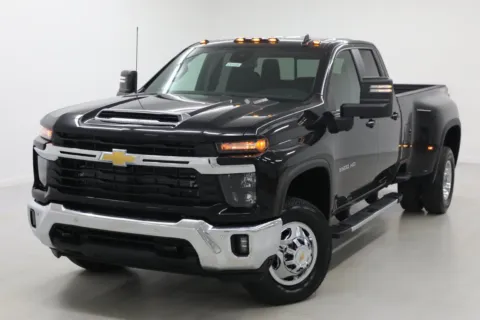 More photos of 2026 Chevrolet Silverado 3500 HD DRW LT at Jim Falk Motors, MO
