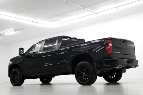 More photos of 2022 Chevrolet Silverado 1500 LT Trail Boss at Jim Falk Motors, MO