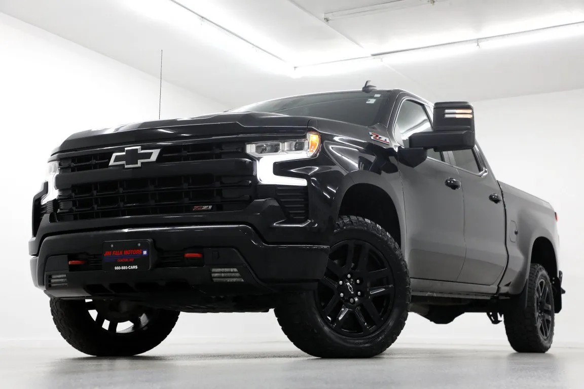 Black 2022 Chevrolet Silverado 1500 LT Trail Boss for sale in Clinton, MO