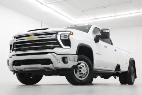 White 2025 Chevrolet Silverado 3500 HD DRW LTZ for sale in Clinton, MO