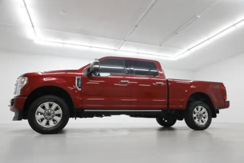 Photos of 2022 Ford Super Duty F-250 SRW Platinum for sale in Clinton, MO at Jim Falk Motors