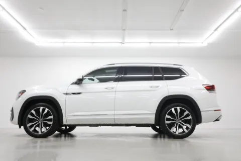 Another view of 2022 Volkswagen Atlas 3.6L V6 SEL Premium R-Line for sale in Clinton, MO at Jim Falk Motors