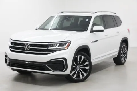 More photos of 2022 Volkswagen Atlas 3.6L V6 SEL Premium R-Line at Jim Falk Motors, MO