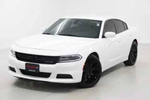More photos of 2019 Dodge Charger SXT at Jim Falk Motors, MO