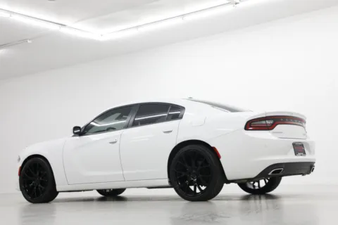 More photos of 2019 Dodge Charger SXT at Jim Falk Motors, MO