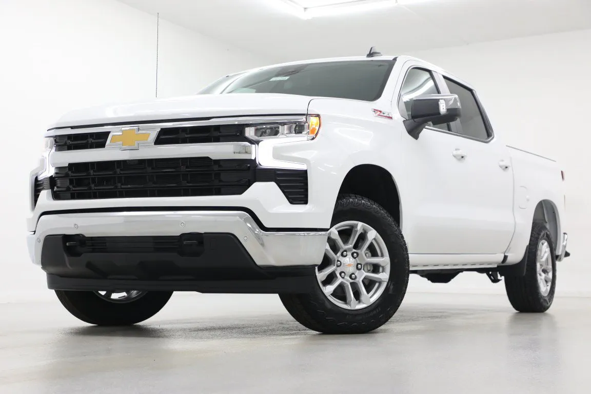 White 2026 Chevrolet Silverado 1500 LT for sale in Clinton, MO