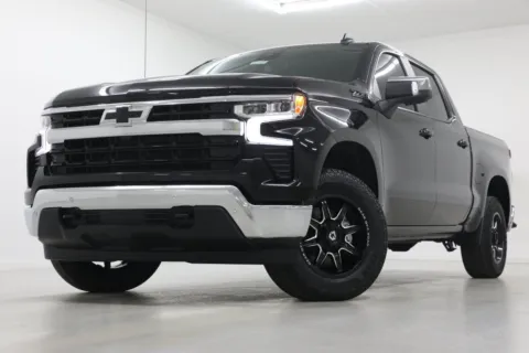 Black 2026 Chevrolet Silverado 1500 LT for sale in Clinton, MO