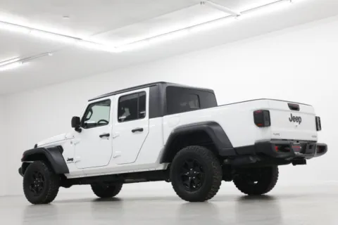 More photos of 2020 Jeep Gladiator Sport S at Jim Falk Motors, MO