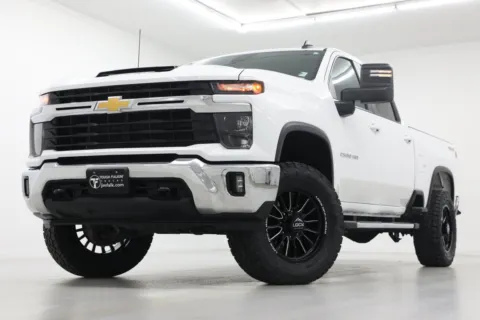 White 2025 Chevrolet Silverado 2500 HD LT for sale in Clinton, MO