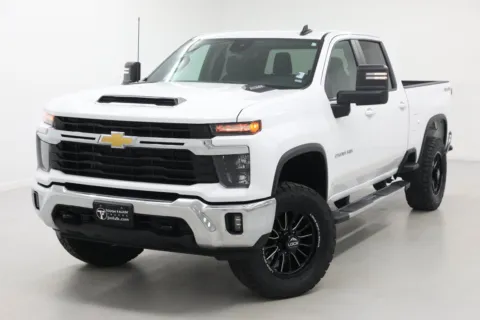 More photos of 2025 Chevrolet Silverado 2500 HD LT at Jim Falk Motors, MO