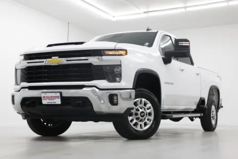 White 2025 Chevrolet Silverado 2500 HD LT for sale in Clinton, MO