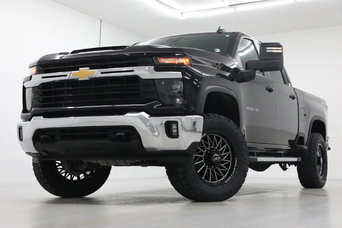 Black 2025 Chevrolet Silverado 2500 HD LT for sale in Clinton, MO