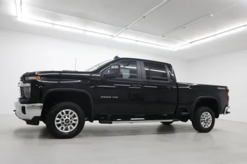 Photos of 2025 Chevrolet Silverado 2500 HD LT for sale in Clinton, MO at Jim Falk Motors