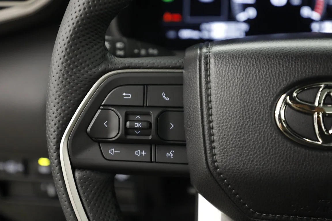 2026 Toyota Sequoia SR5 - Photo 29
